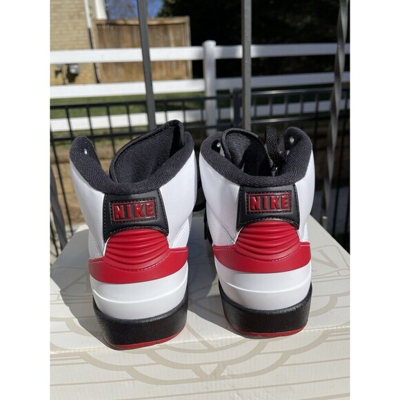 Air Jordan 2 Retro OG ‘Chicago’ 2022 - Women’s 11 /Men’s 9.5 (DX2454-106) - VNDS - Picture 3 of 11